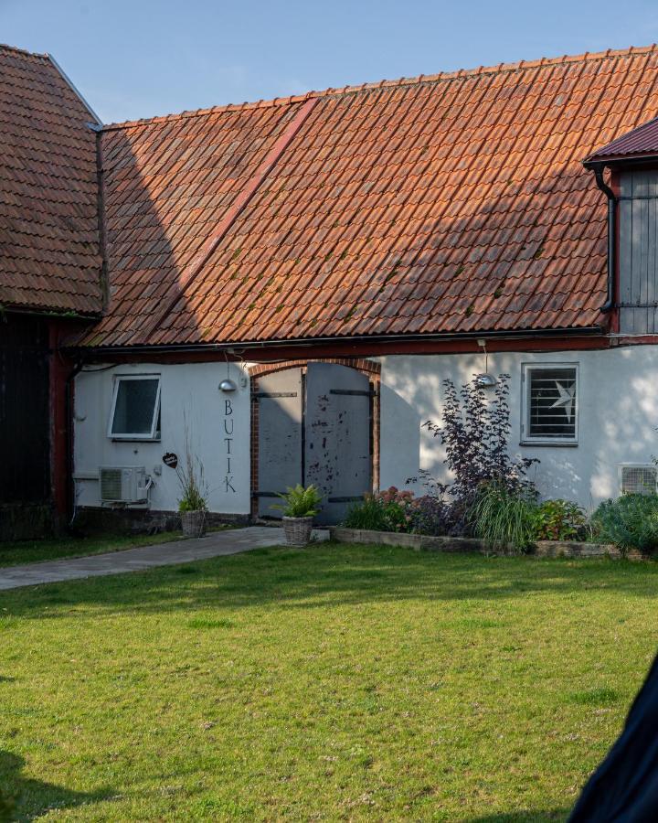 Red Bird Farm Bed and Breakfast Ystad Exterior foto